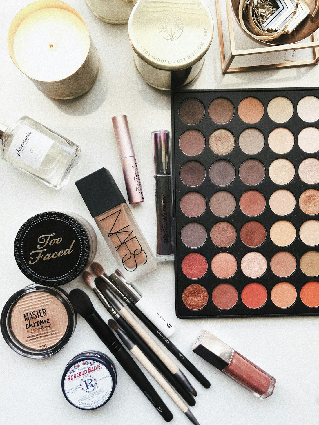 Makeup brushes cleaning beauty tools